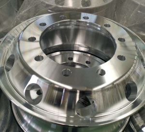 Алюминиевый колесный диск 9.0x22.5 10/335 d281 ET176.5